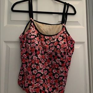 It Figures! 18w Tankini swim top